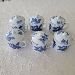 Williams & Sonoma porcelain teacups with lids